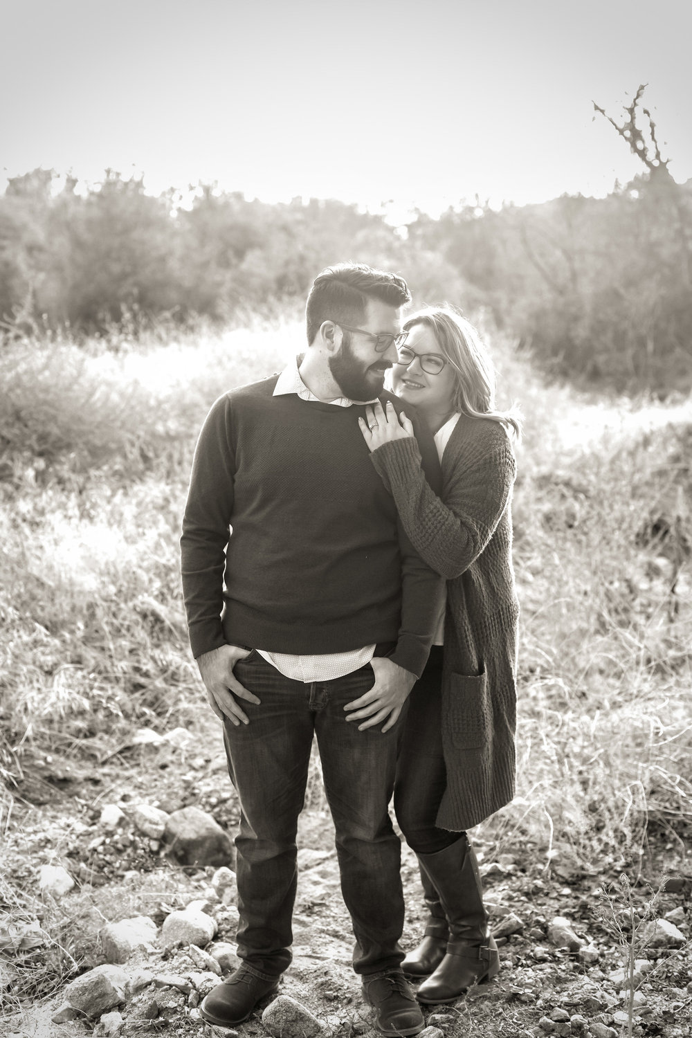 scenic-fall-oak-glen-engagement-session-carrie-vines-027.jpg