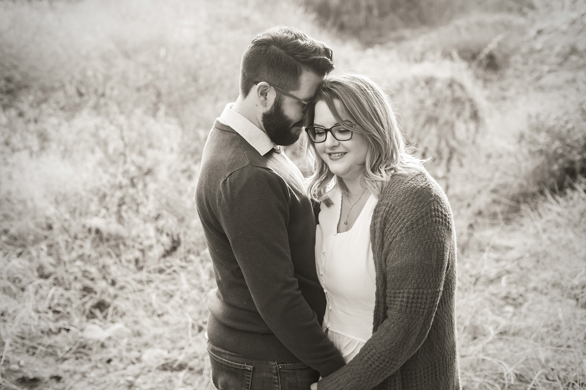 scenic-fall-oak-glen-engagement-session-carrie-vines-041.jpg