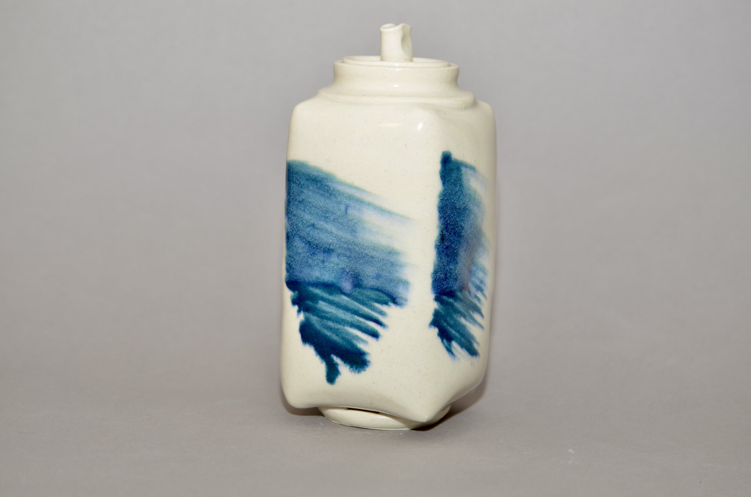 Jar/urn with cobalt design