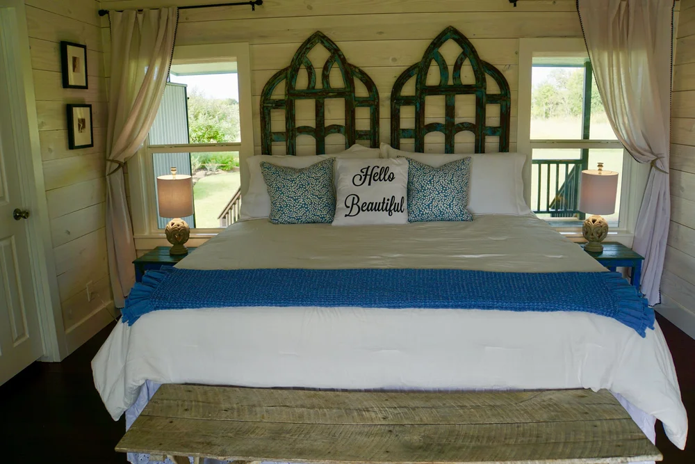 Max Cabin king bedroom