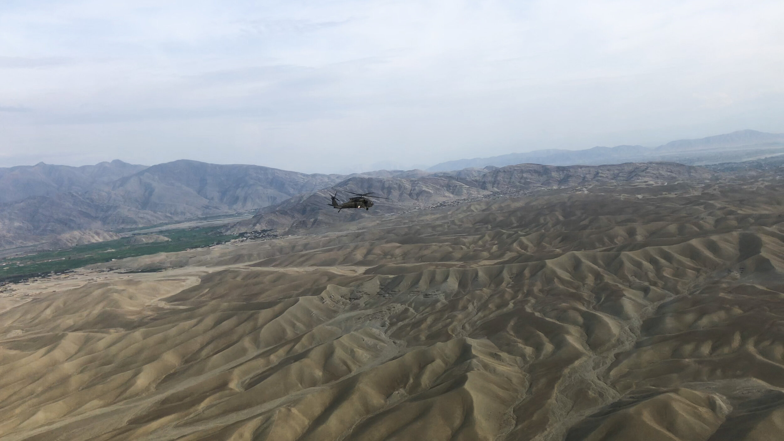 Flying next to heli (slowmo)IMG_8339.MOV.00_00_02_10.Still001.jpg