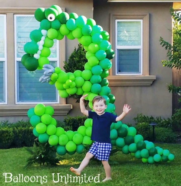 The cutest dinosaur balloon 3 you ever did see!