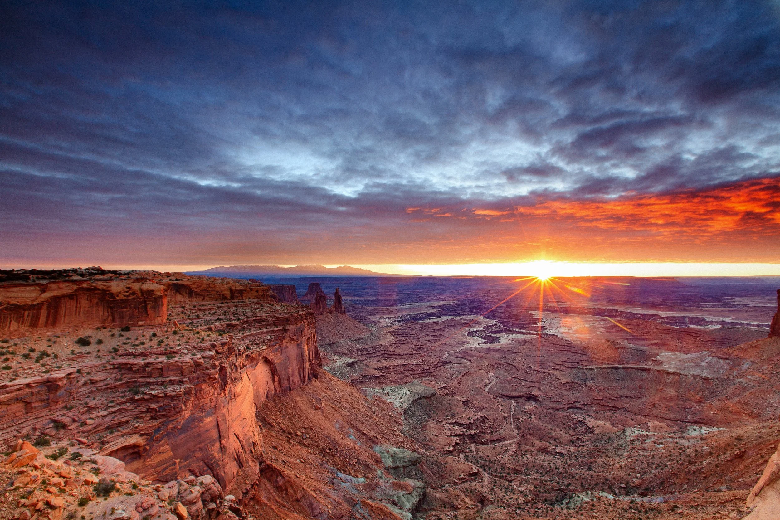 Sunrise at Canyonlands.jpg