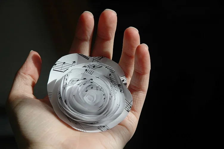 creative-diy-paper-art-music-sheet.jpg