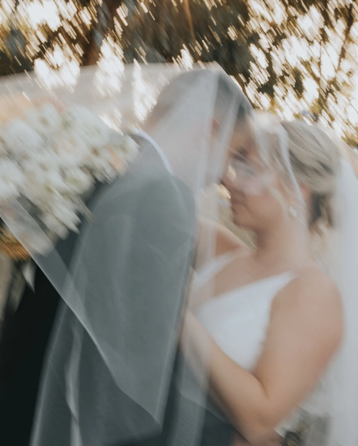 A few frames of Darbi and Matt&rsquo;s beautiful day! ✨ 

venue: @lakeoakmeadows 
coordinator: @kb_celebrations 
flowers: @sweetflowersinfo 
hair/makeup: @mrskilinit