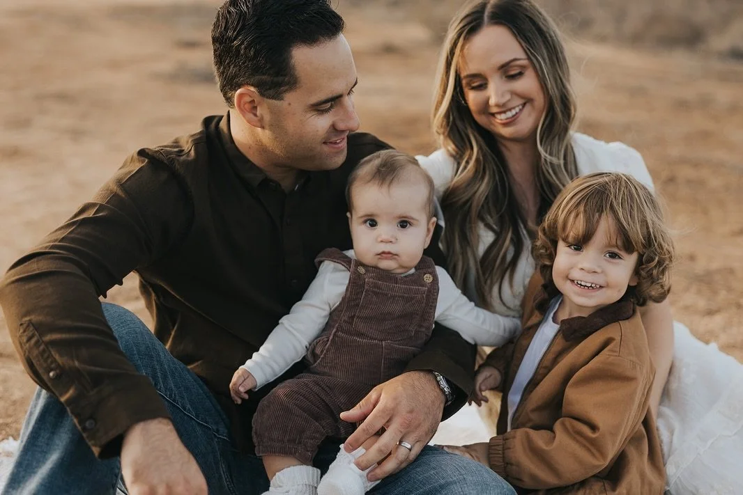 Now that the holidays have calmed down and we are back in the swing of things, we have some more time for family photos! Let&rsquo;s get you guys on the calendar!