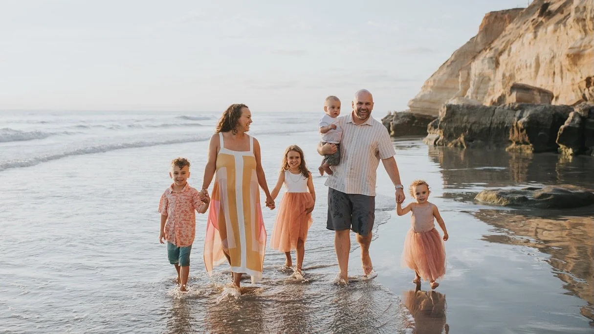 Spent golden hour with these amazing people in San Diego for their family photos. Needless today it was a great time!