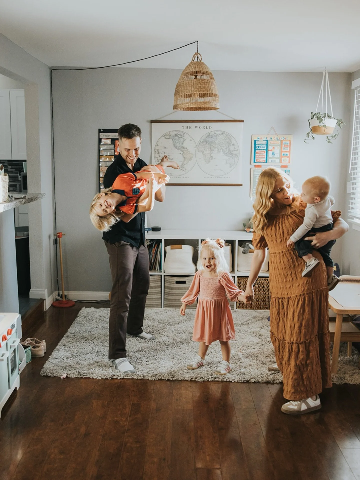 Don&rsquo;t always need the beach or some field for family photos. Sometimes the best spot is no further than your front doorstep! In home family sessions are a great way to capture sweet moments inside the place where many core memories are made. ❤️