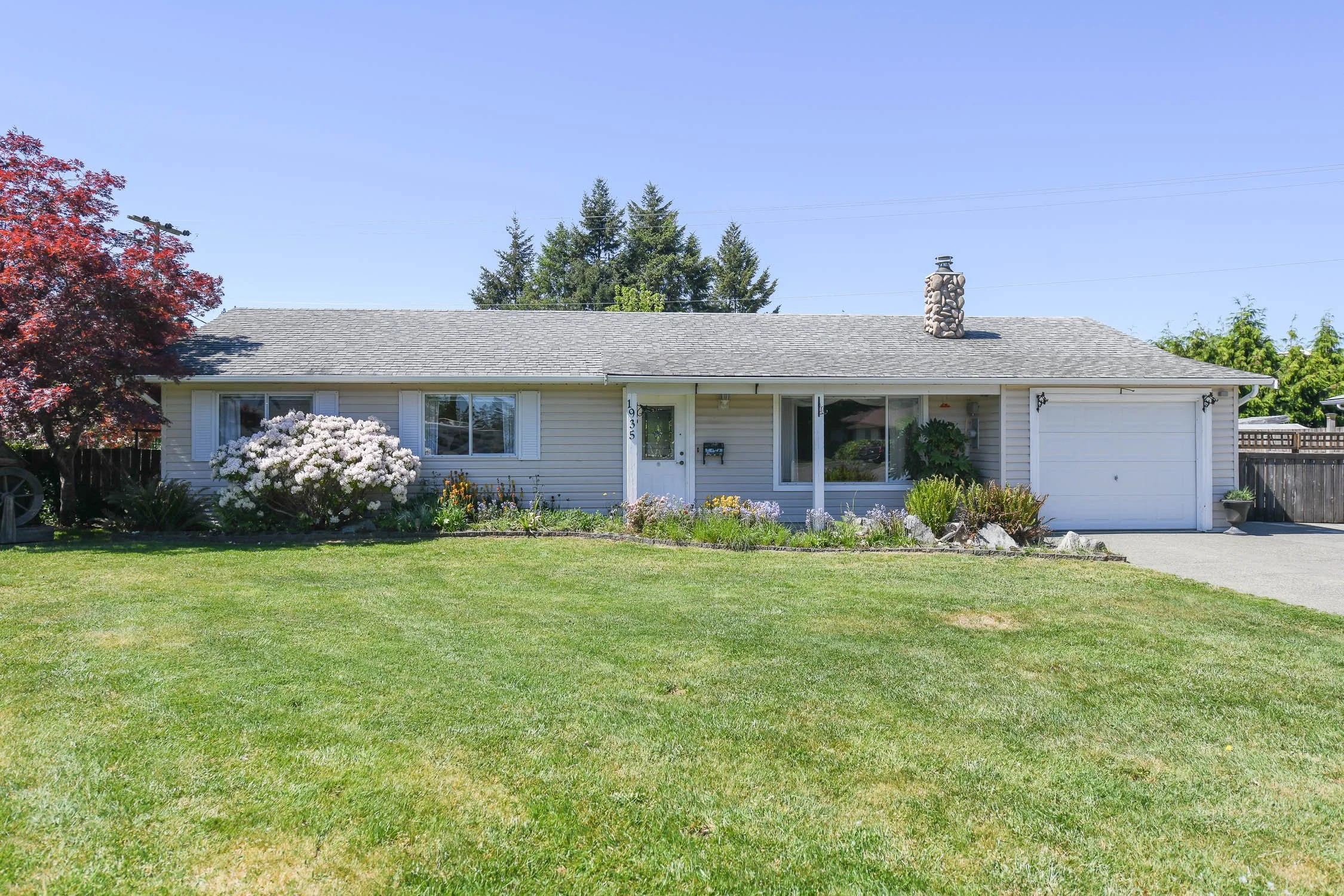 New Listing | 1935 Merino Pl