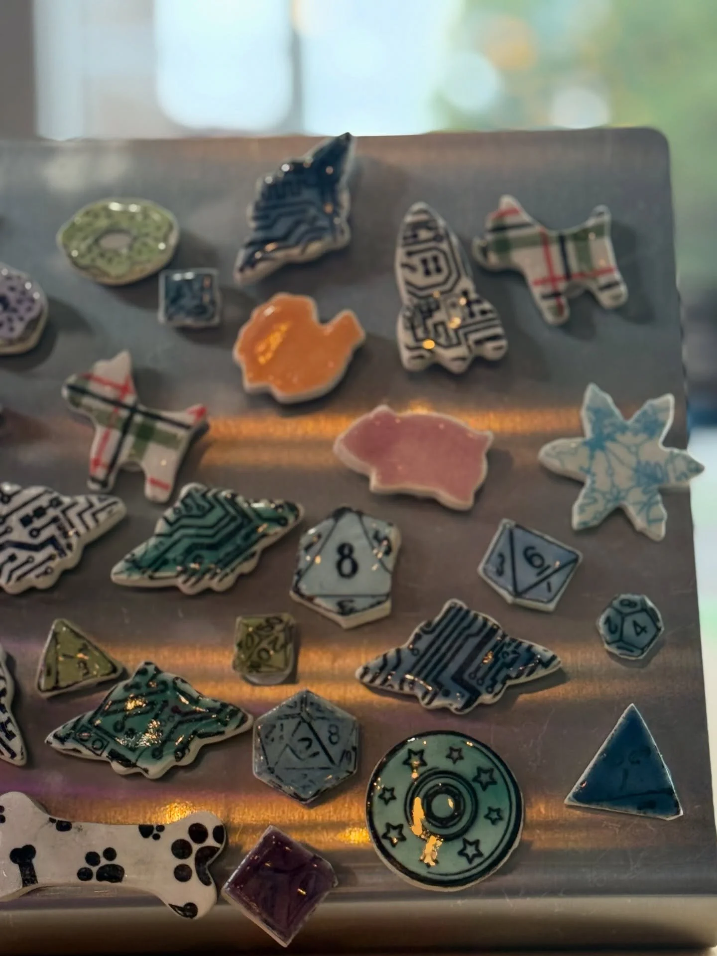 Ceramic magnets 🧲 by @bethgenungceramics