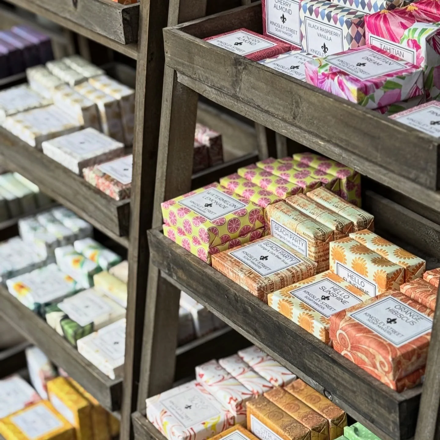 Fresh &amp; clean for the Holiday gleam with @kingsley_street_artisan_soaps