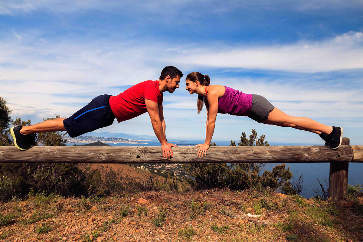 couple doing planks_sm.jpg