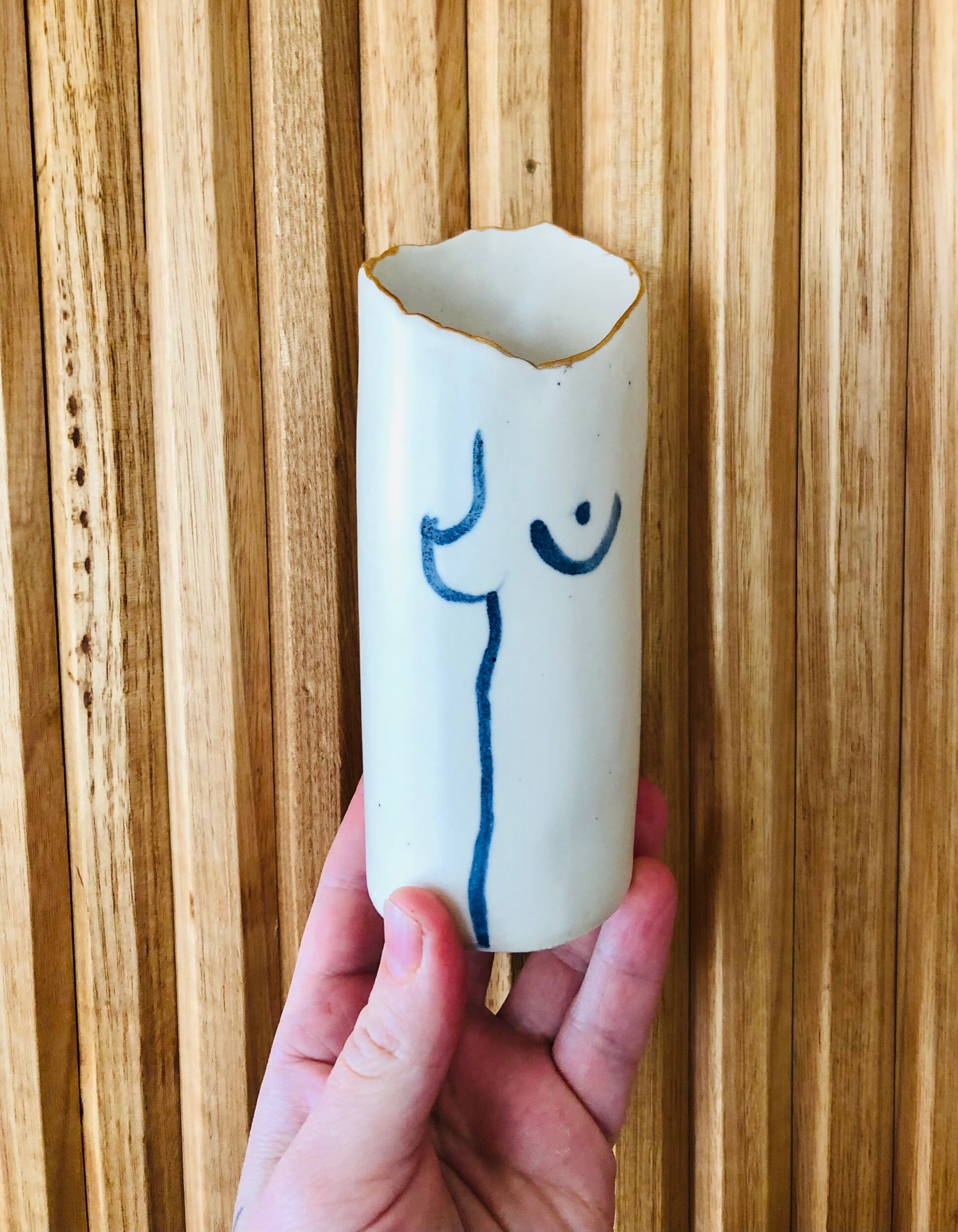 DBFB3B3D-0255-498B-B8F3-C2853CD2F00C