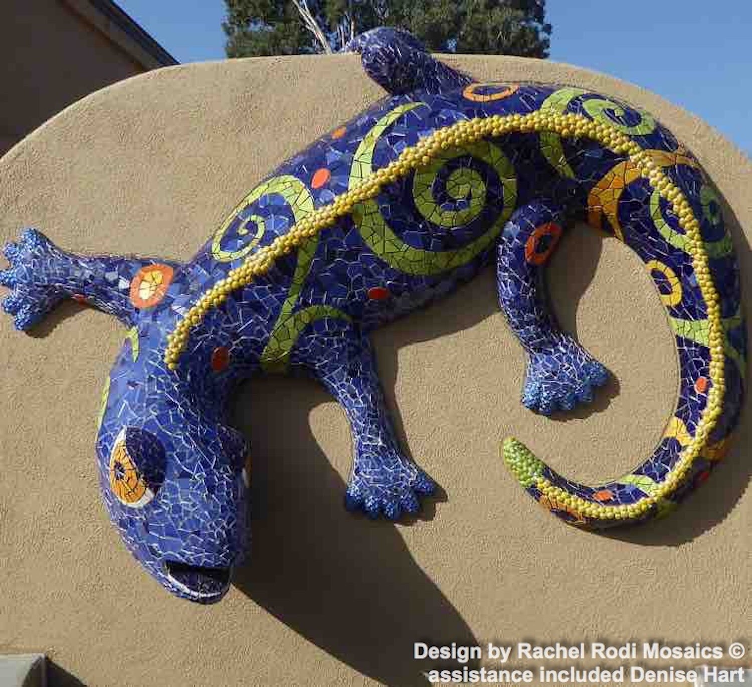 Lizard sculpture mosaic, tile