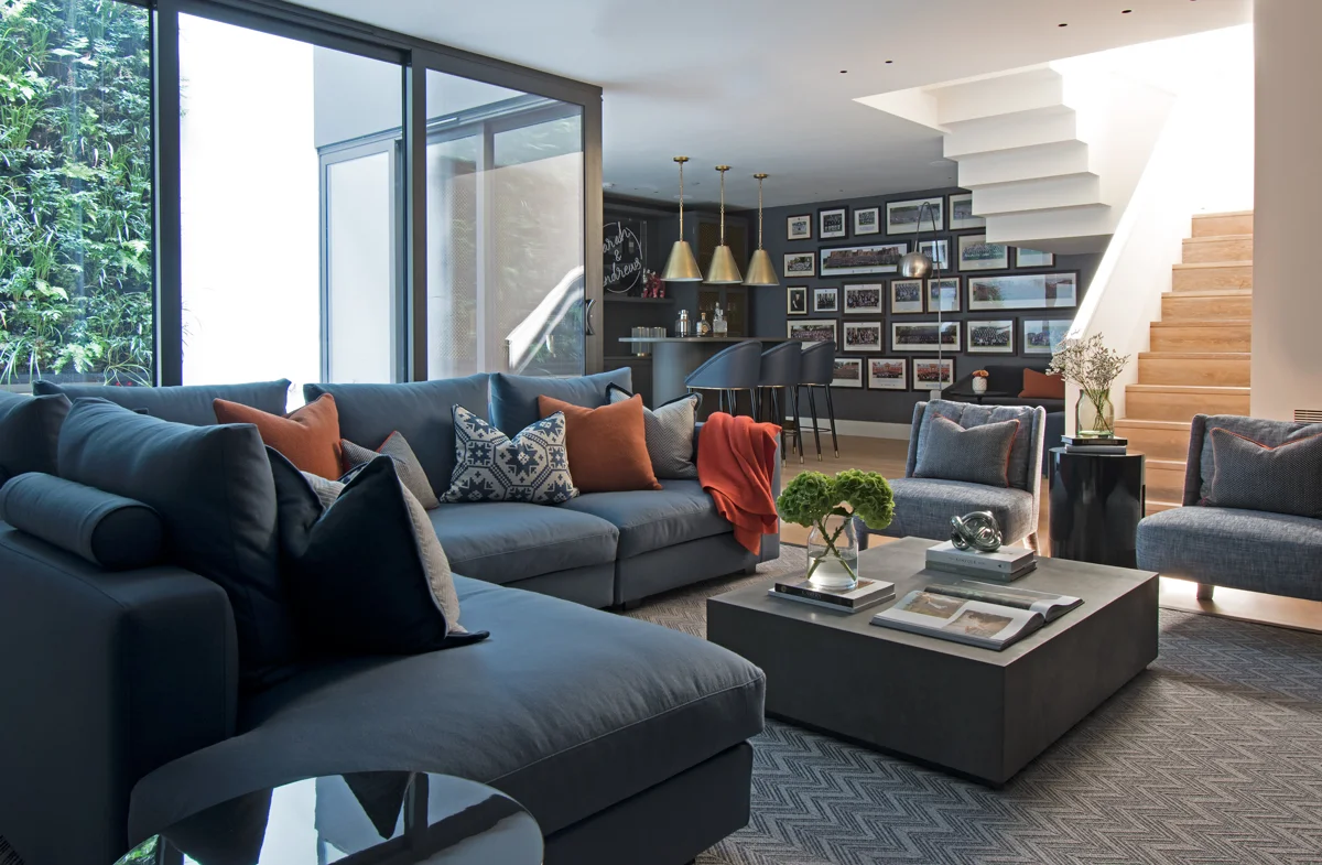 th2designs_Wellington-Close_Bar-Seating.jpg