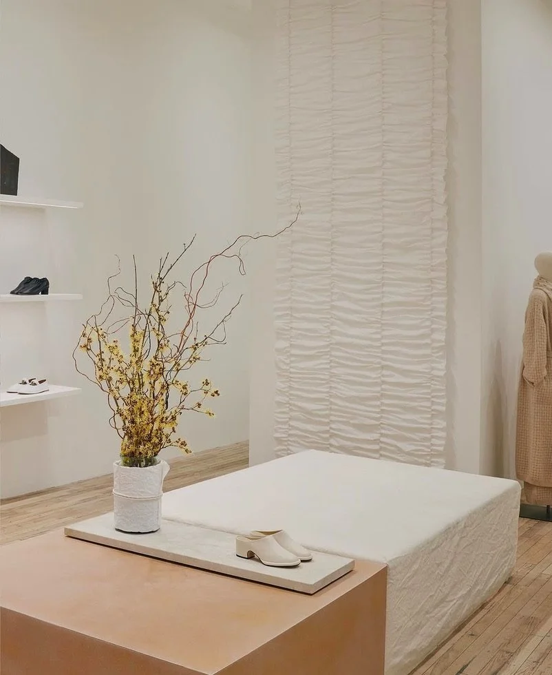 Fixture, display and floral