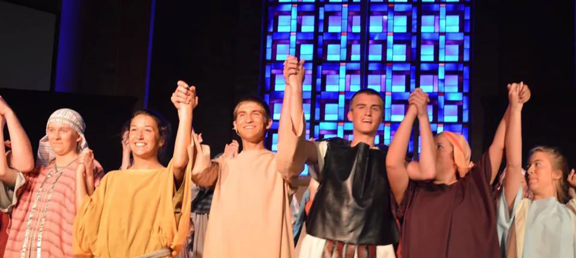 2015cast-bow.jpg