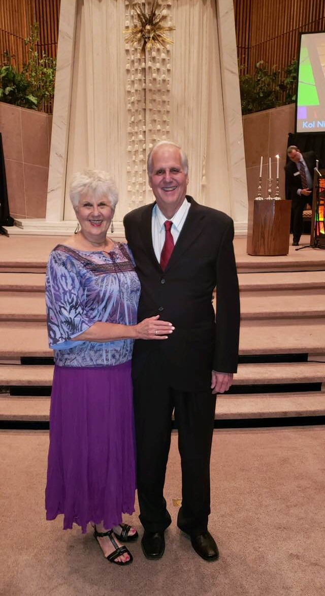 Ruth+and+Jim+at+Temple%2C+gray+hair.jpg
