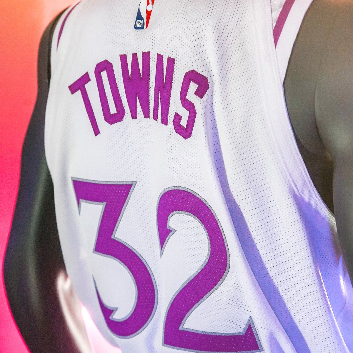 Timberwolves pay tribute to Prince with 'Purple Rain'-inspired unis