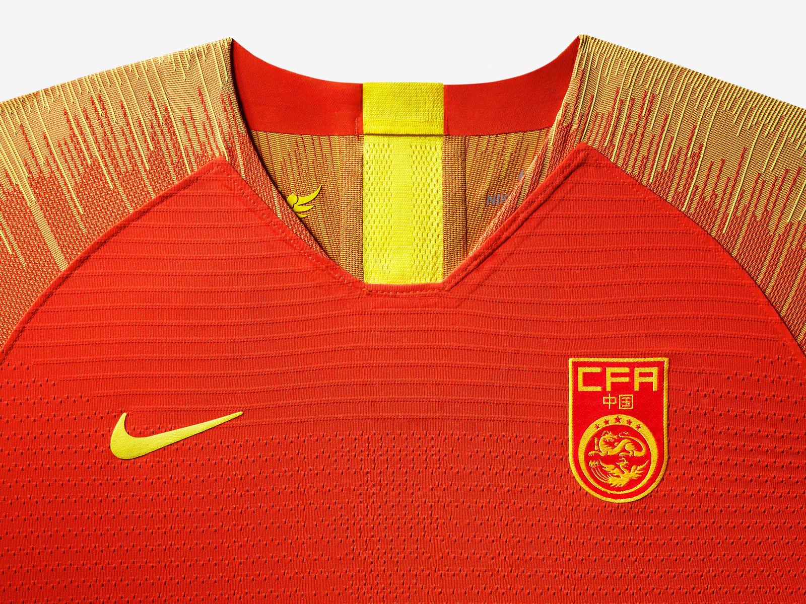 china-national-team-kit-2019-laydown-3_85922.jpg