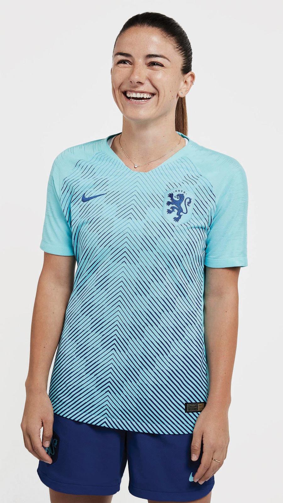 Nike-National-Team-Kit-Netherlands-Away-Portrait-Web-danielle-van-de-donk_86168.jpg