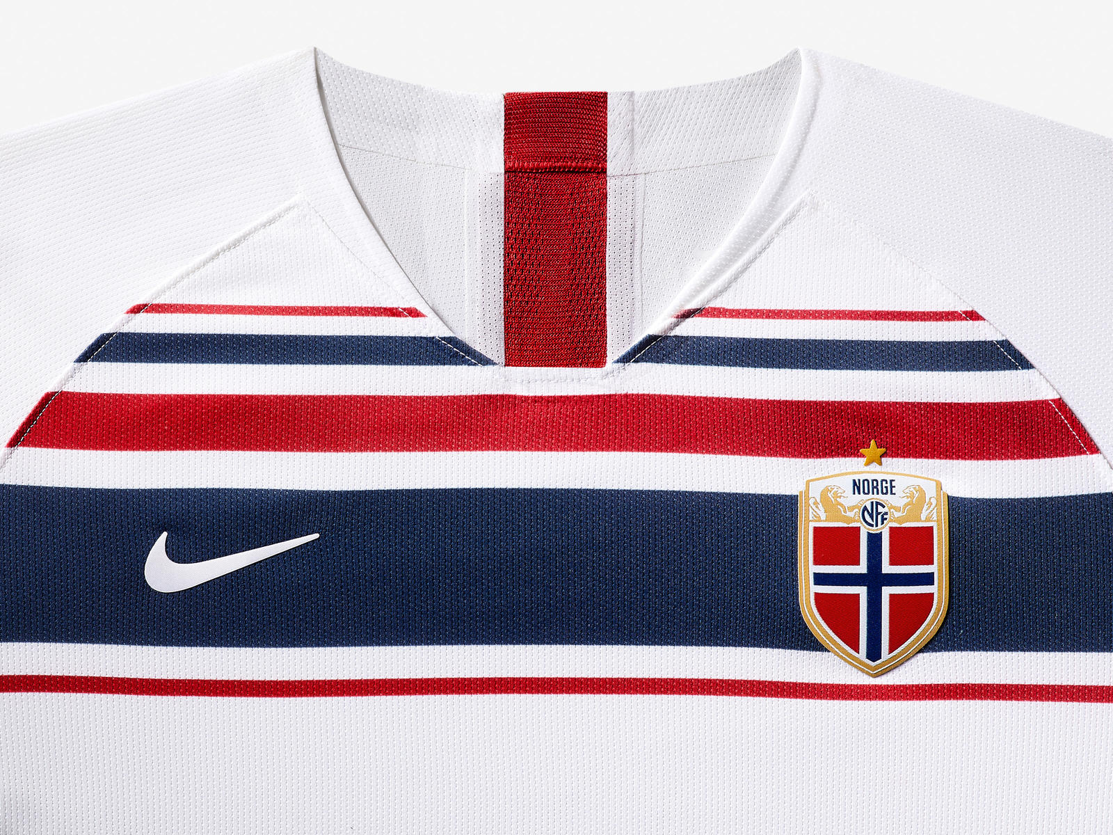 norway-national-team-kit-2019-laydown-1_85901.jpg