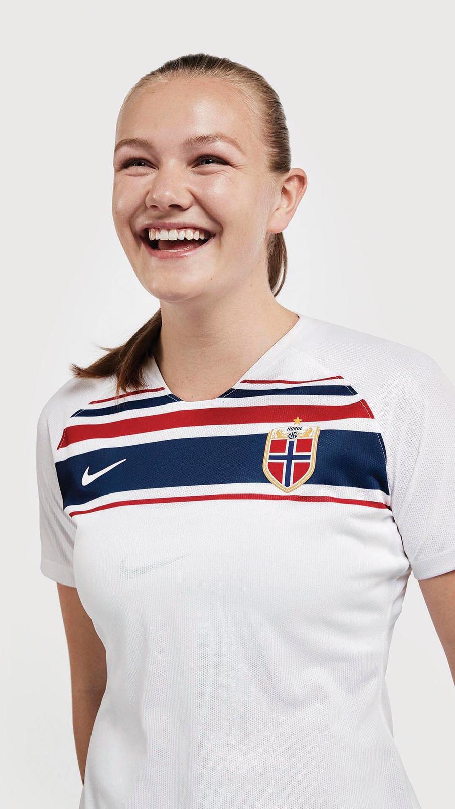 Nike-National-Team-Kit-Norway-Away-Portrait-Web-frida-maanum_86164.jpg