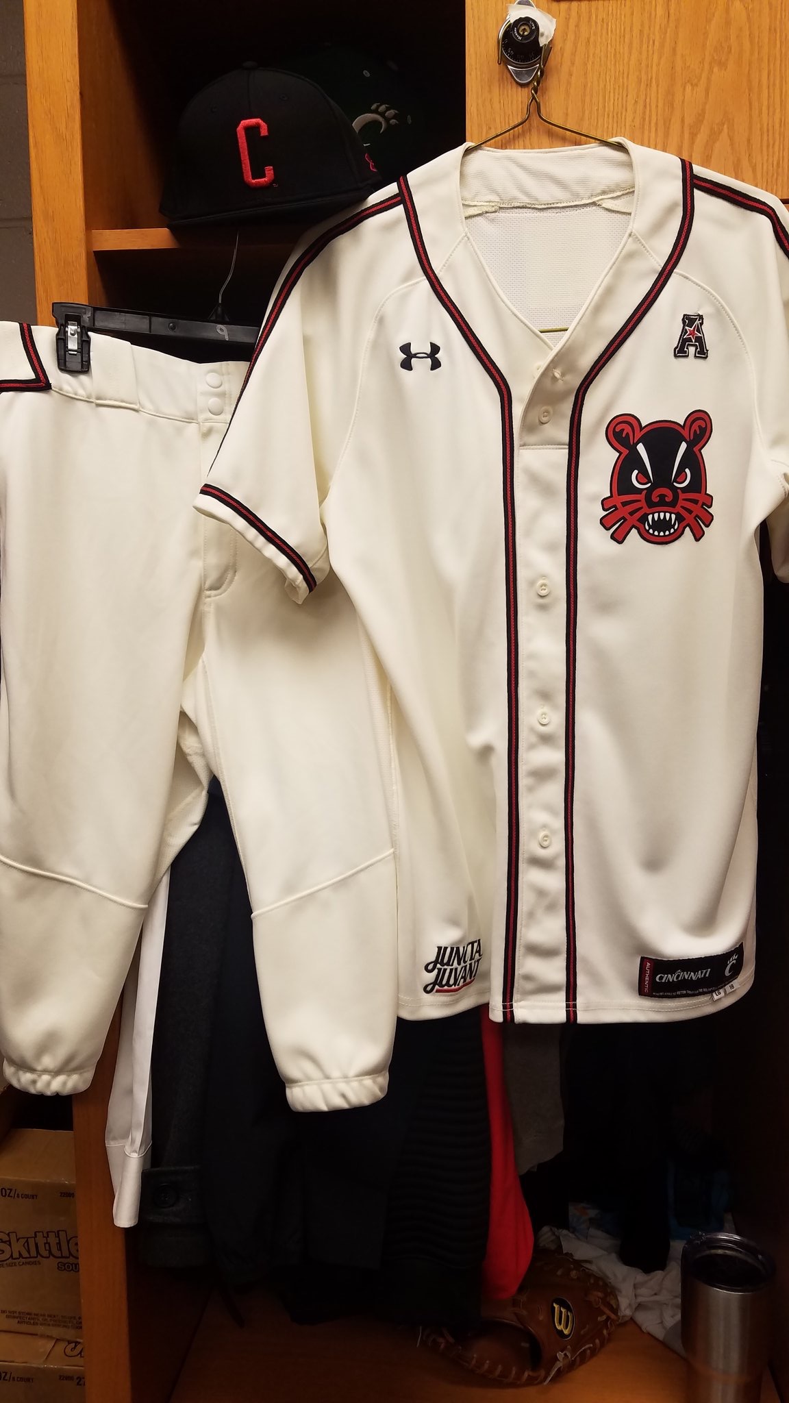 Cincinnati Baseball Throwback Uniform 