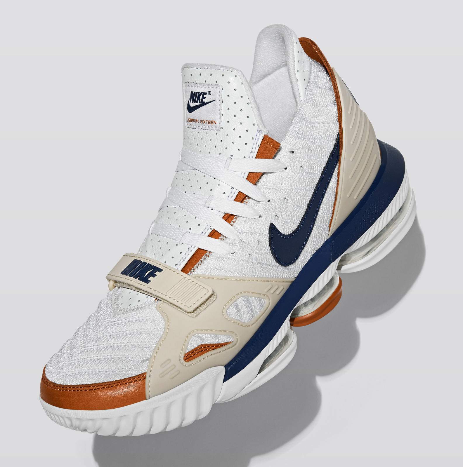 LeBronWatch_2018-19_AirTrainer3_MedicineBall_Square_native_1600.jpg