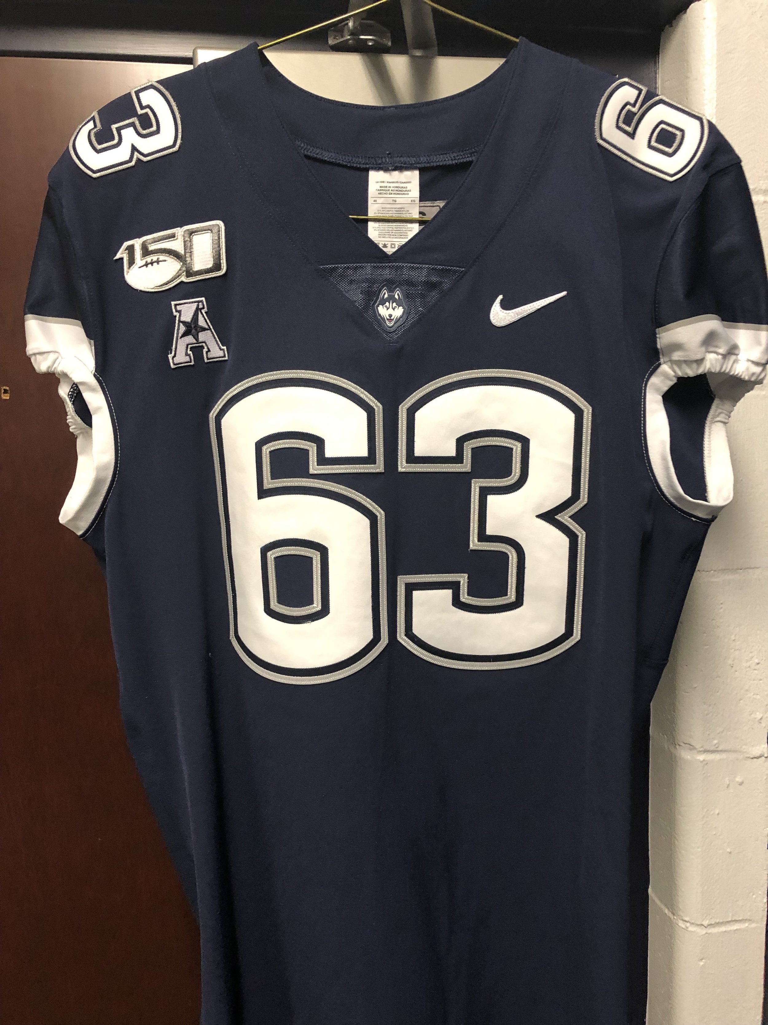 uconn football jersey