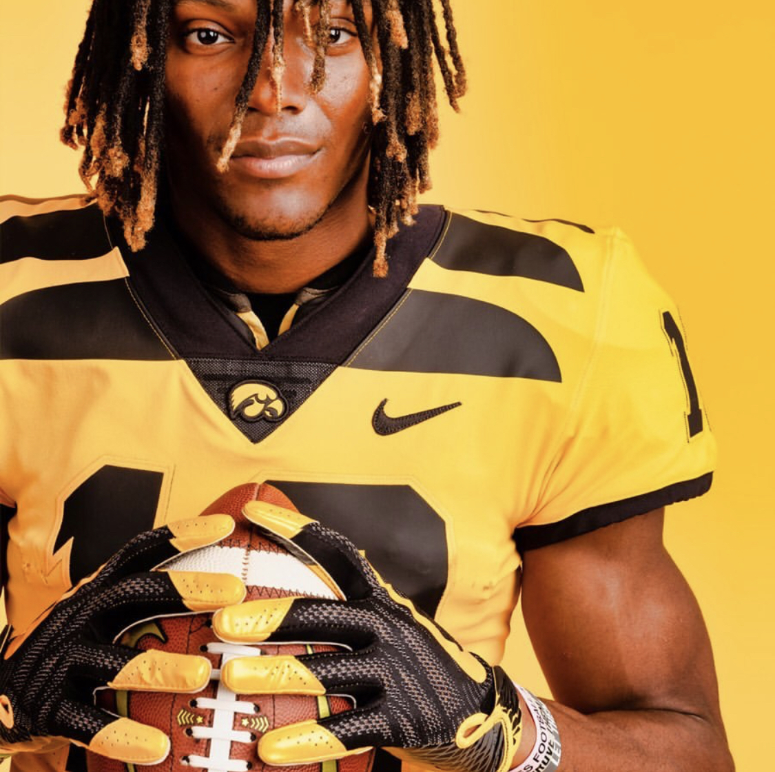 Iowa football: Hawkeyes reveal alternate gold jerseys vs. Penn State