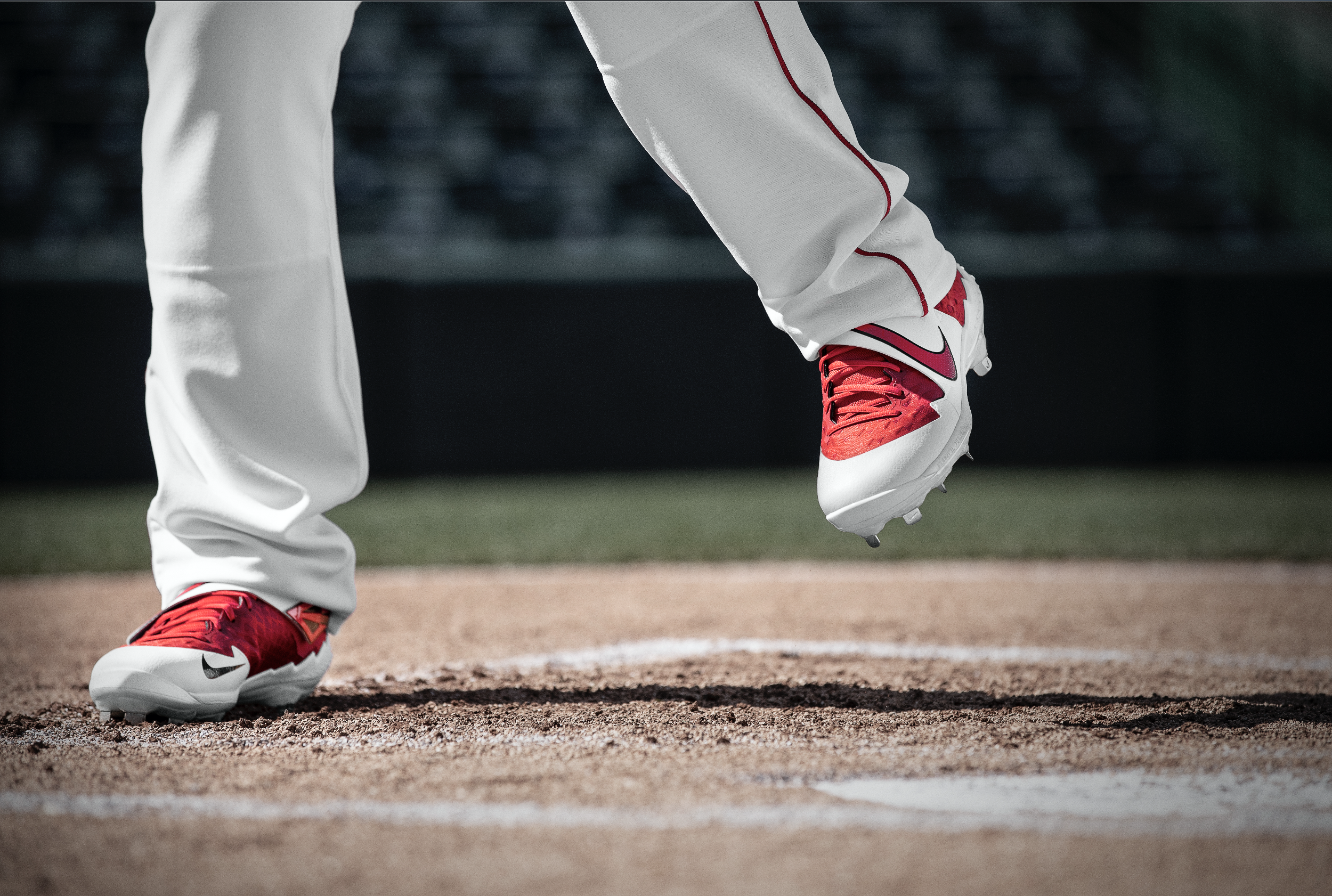 mike trout 2019 cleats