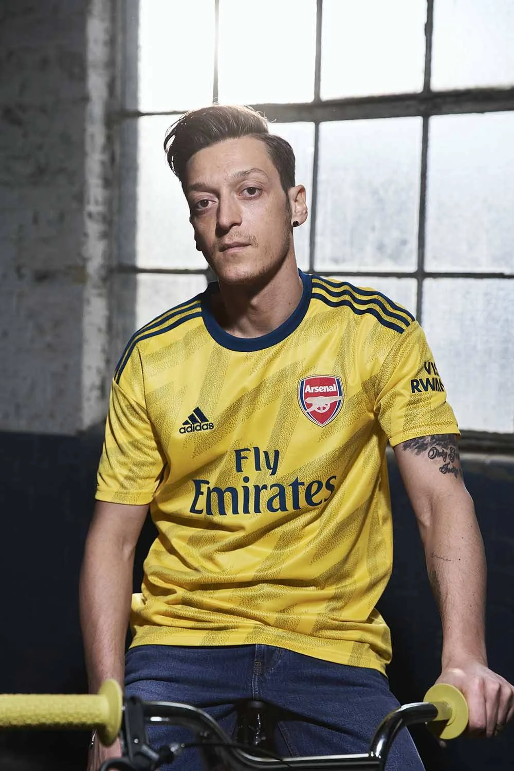 ozil_small.jpg