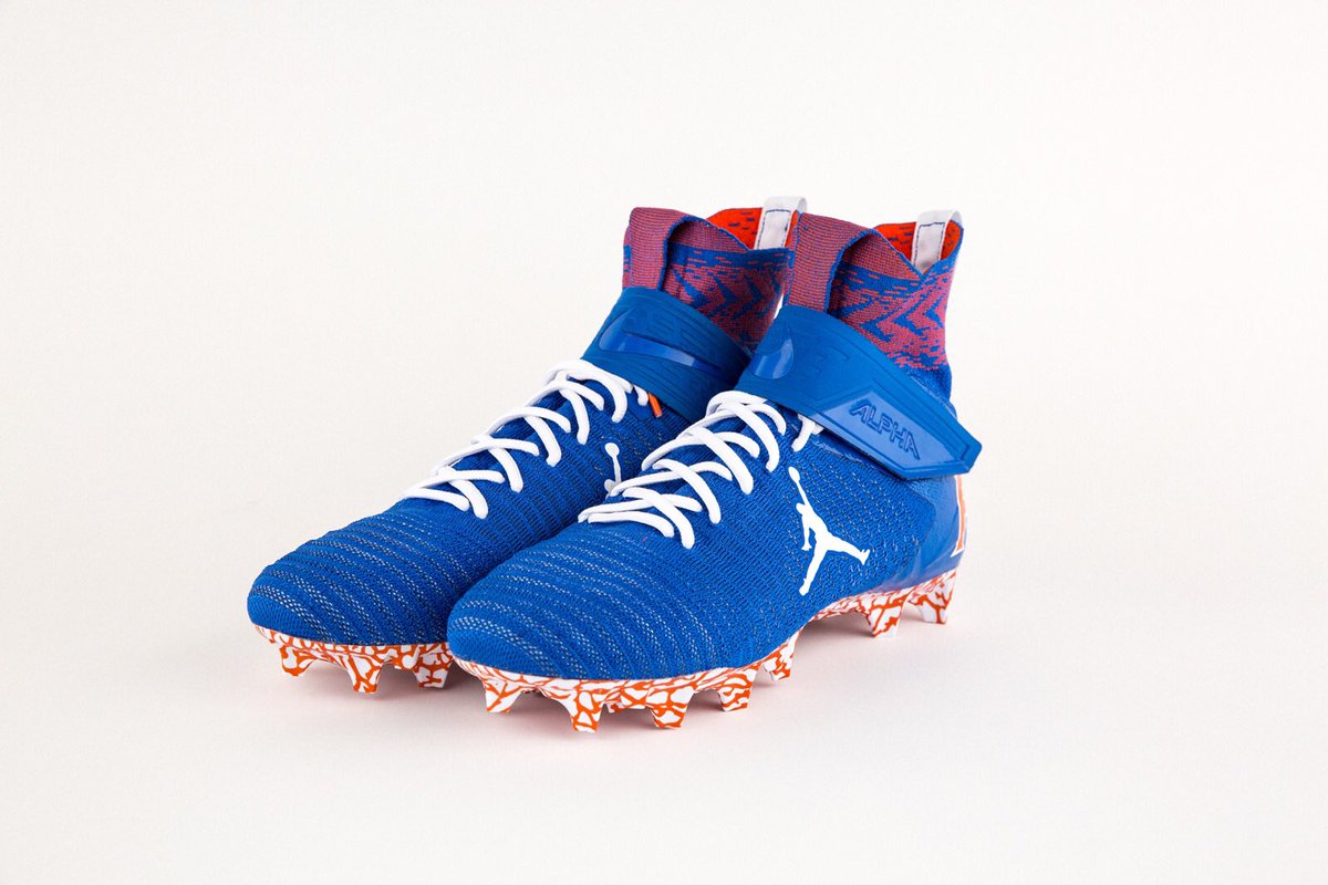 gator football cleats