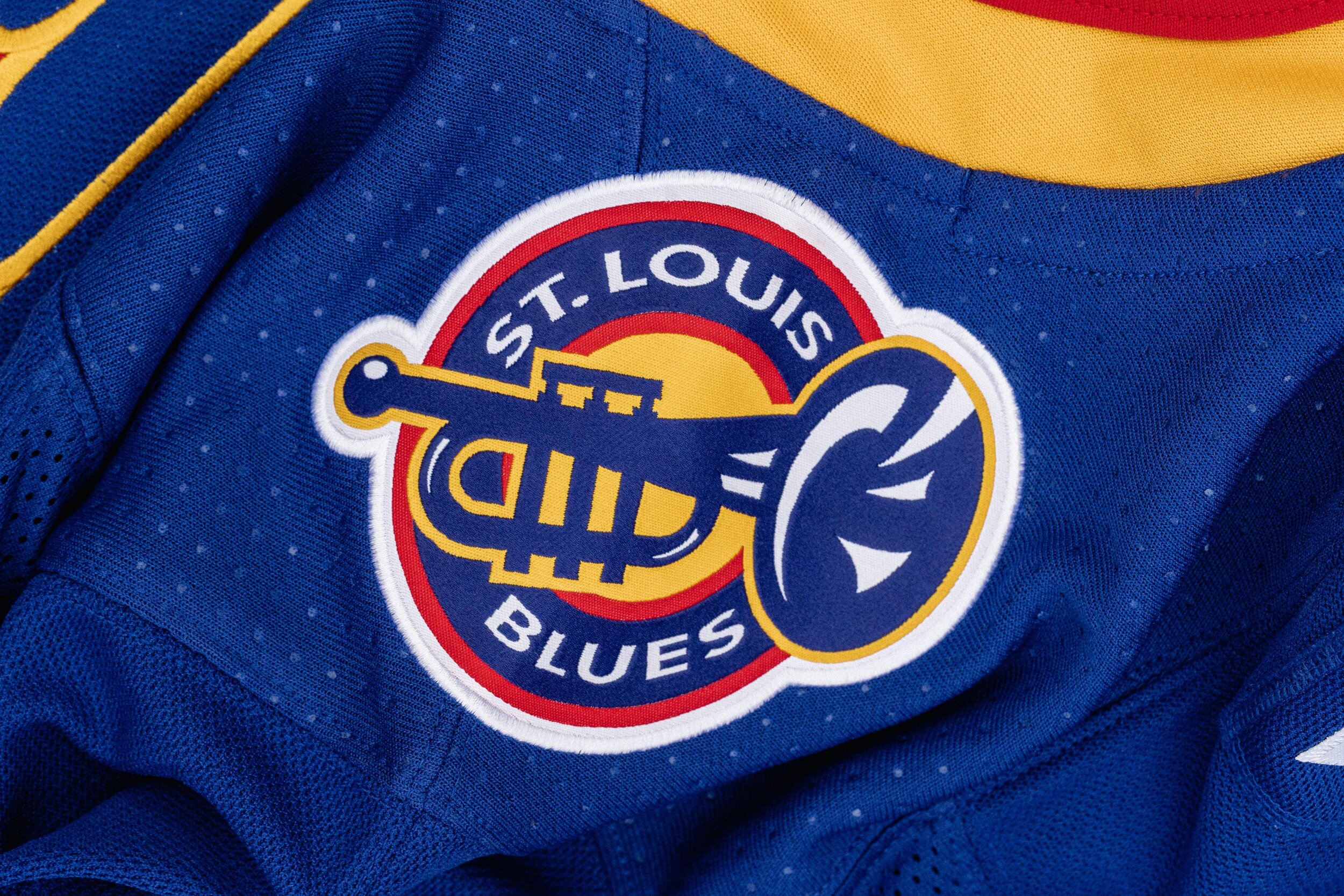 VINTAGE ST. LOUIS BLUES TRUMPET LOGO T SHIRT, NHL RETRO