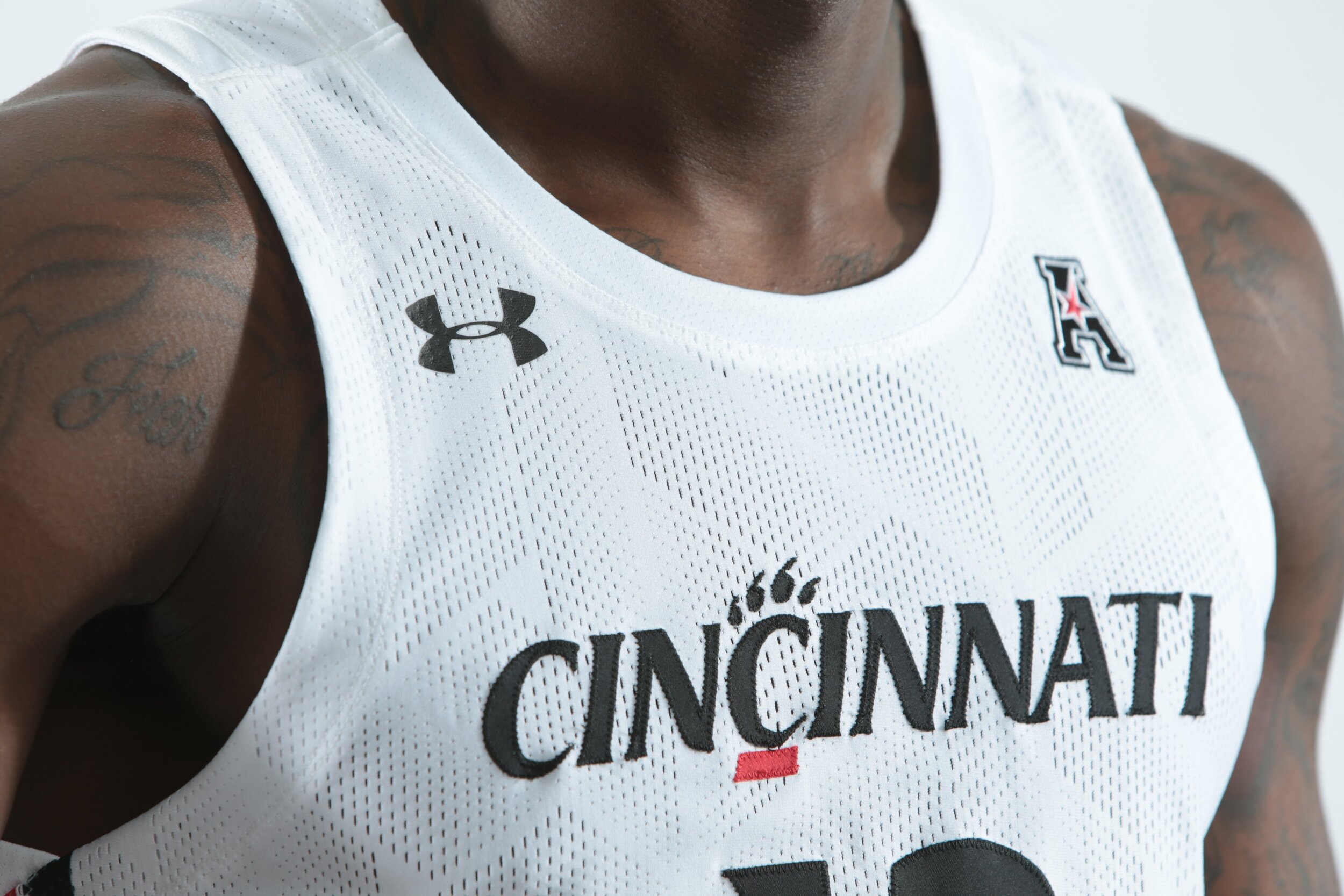 cincinnati basketball uniforms