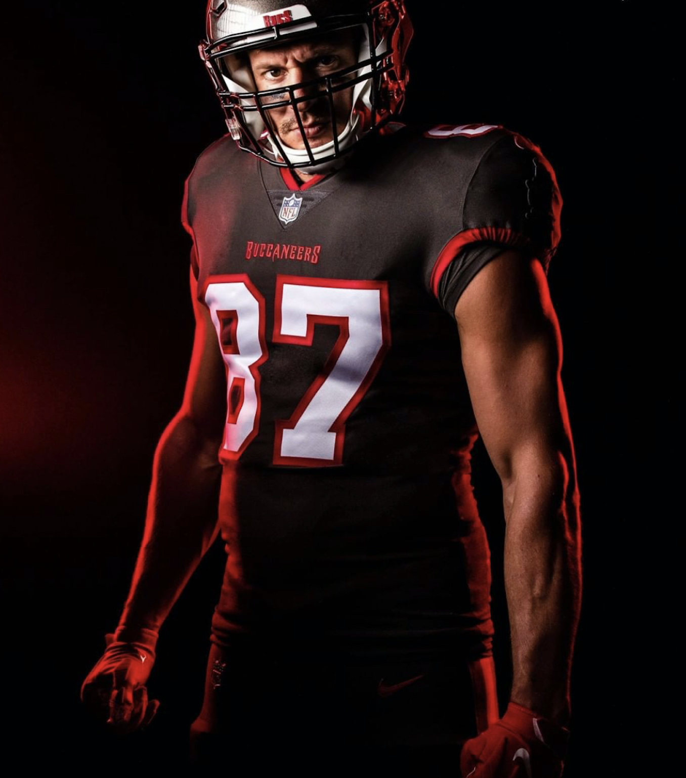 rob gronkowski buccaneers uniform