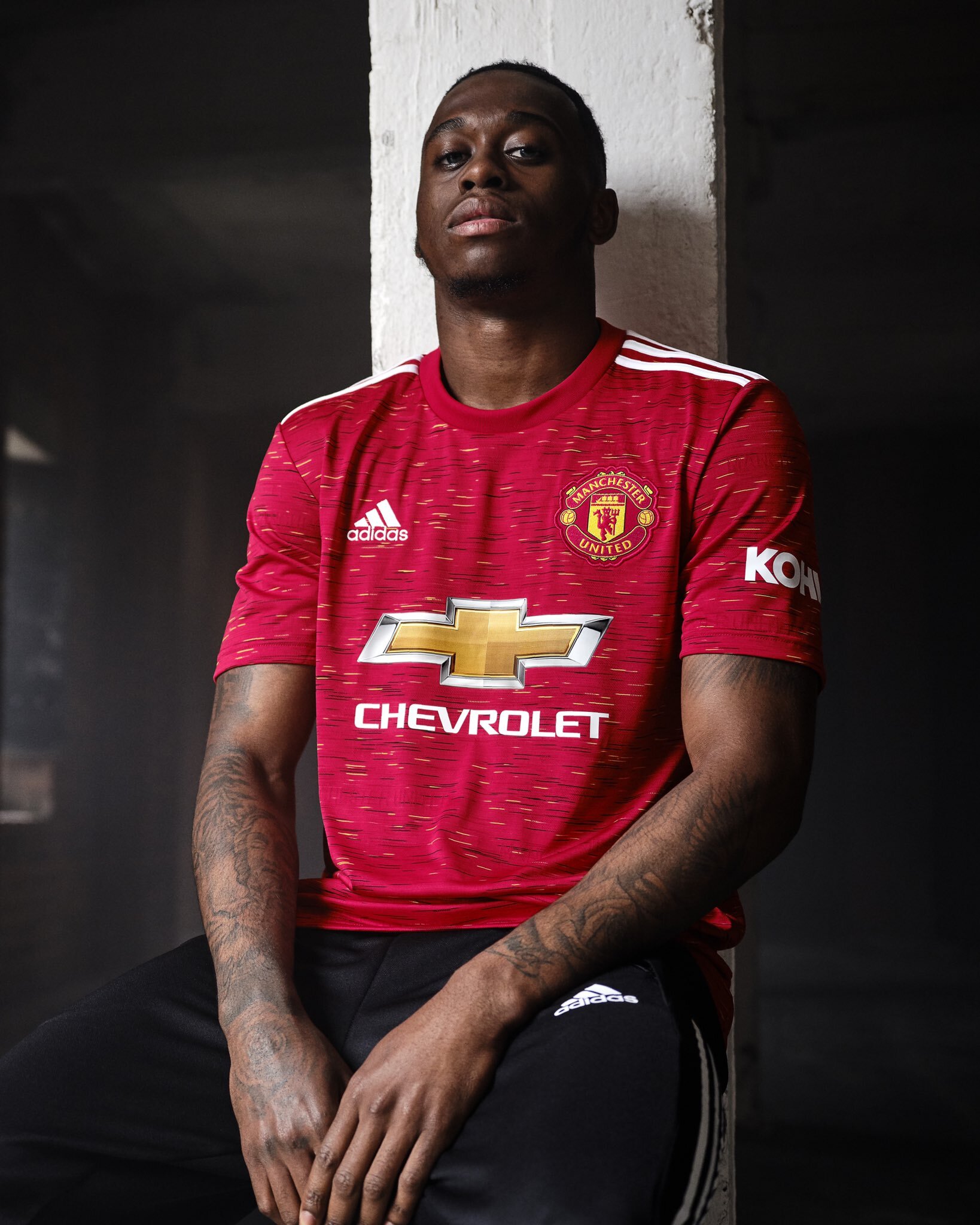 shop manchester united jersey