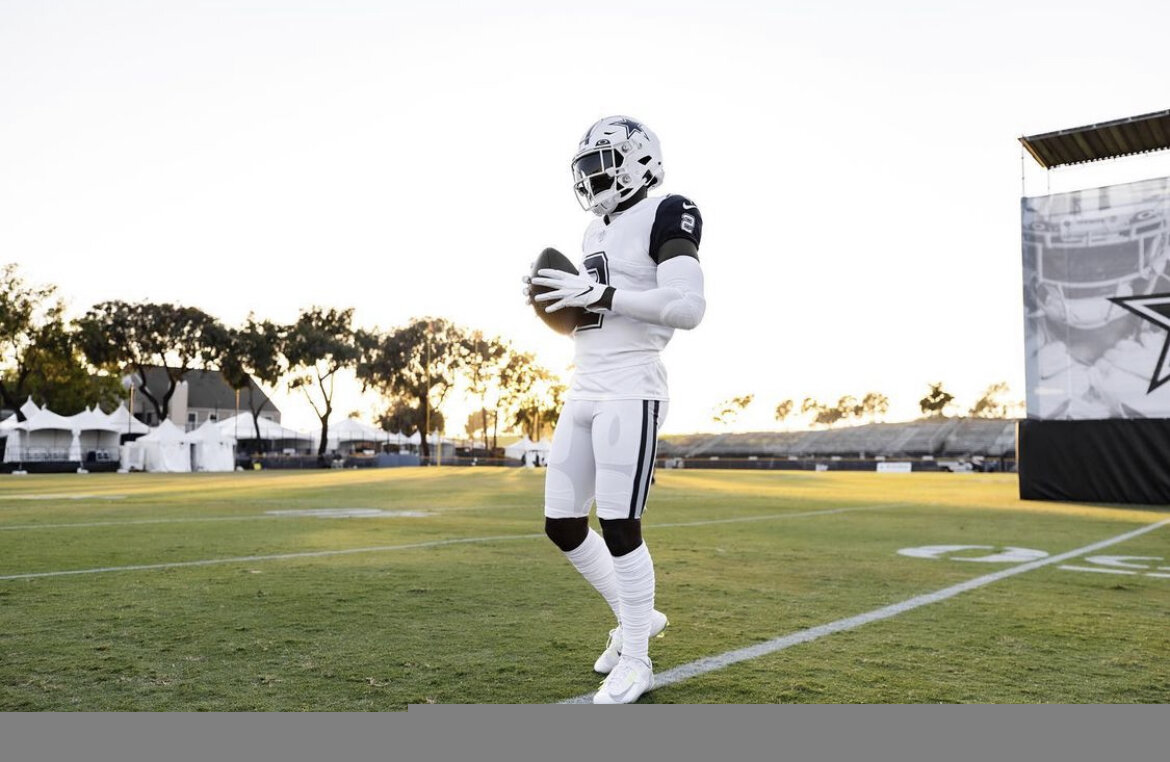 Dallas Cowboys Alternate White Helmet — UNISWAG