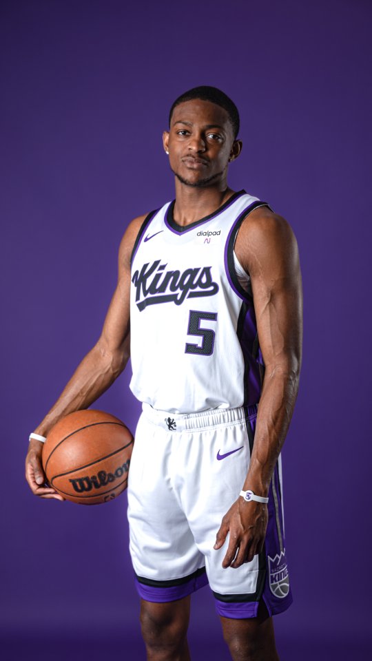 Sacramento Kings honor past, present with new uniforms