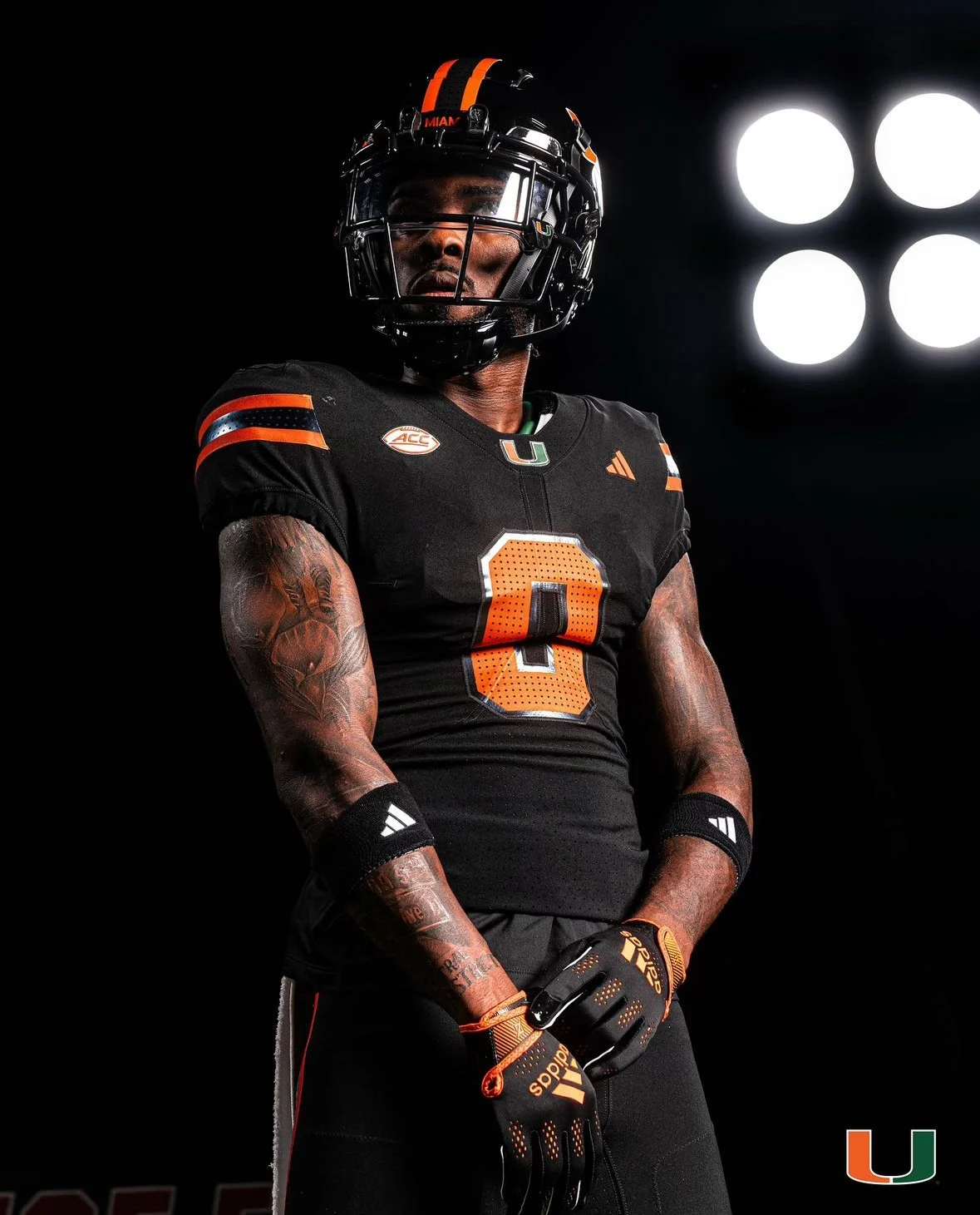 Miami Hurricanes Unveil New All-Black Uniform