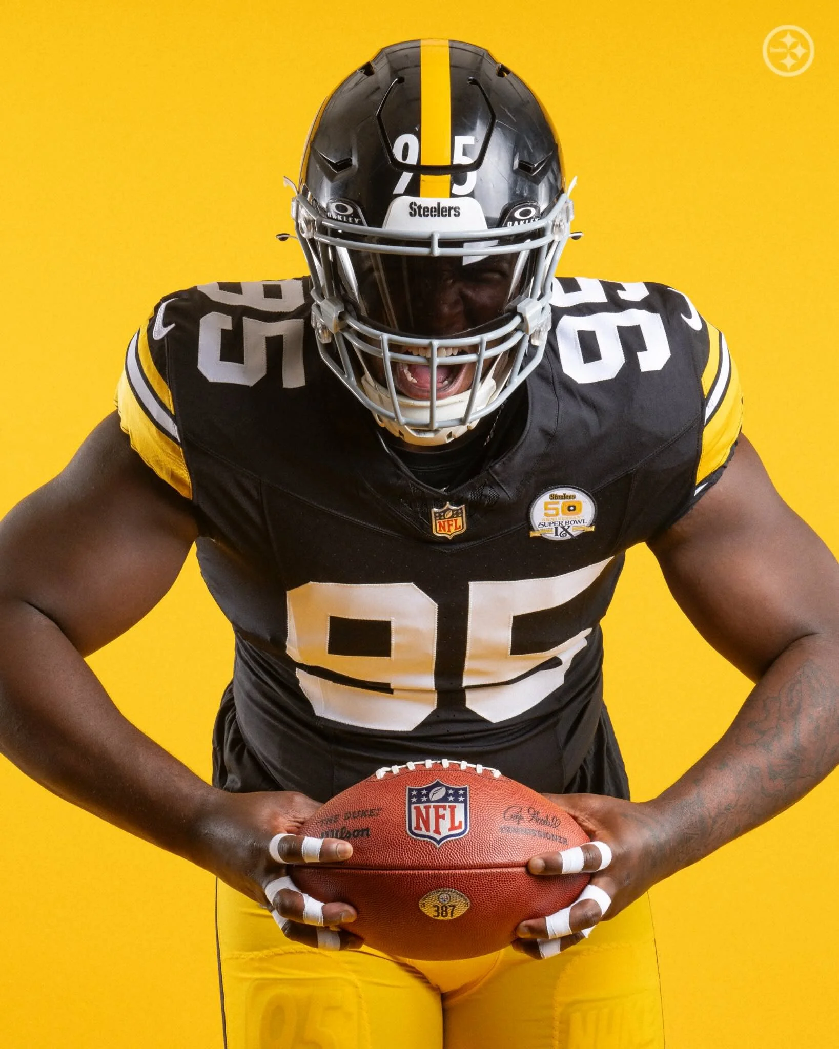 Steelers Honor Super Bowl IX with Throwback Uniforms