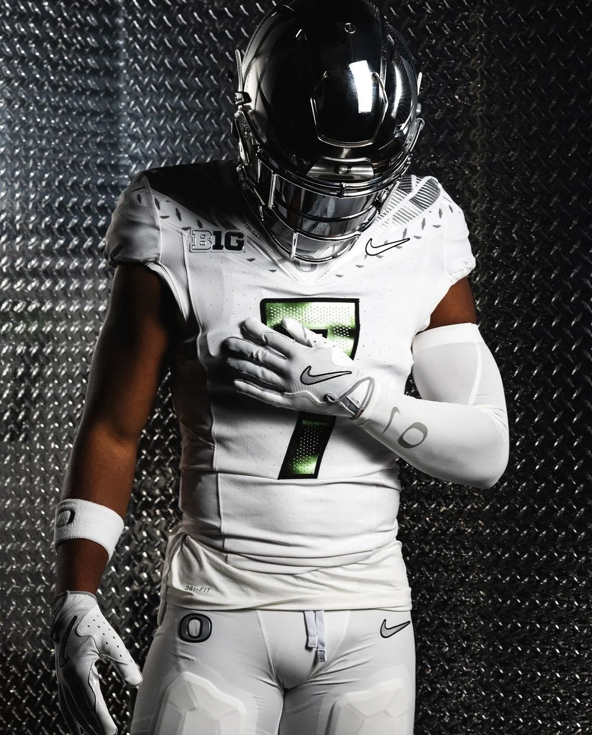 Oregon Ducks Unveil 'Warp Speed' Uniforms