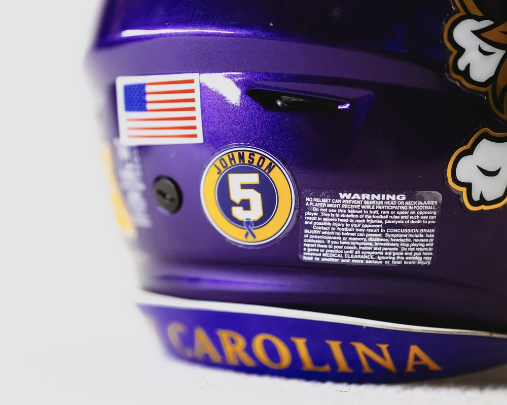2018 gold rush football helmet Leonard Fournette Panini Standard Gold Patch Card 099/1 inch (14 cm) figure converts from robot action figure to football helmet mode in 23 steps 2018 Gold Rush Autographed Mini