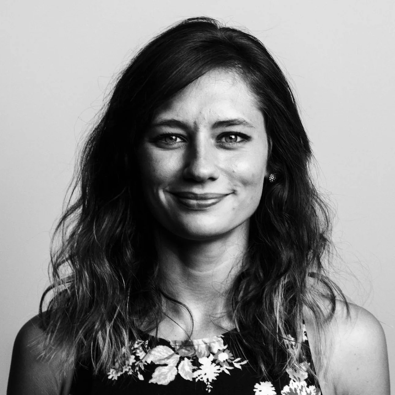 Lisa Quine - Cleveland, Ohio Hello, hello! I'm Lisa, a Creative Consultant living and working in my favorite place in the world – Cleveland, Ohio. My main focuses of consulting include lettering, illustration, and design. After graduating from the University of Dayton with a BFA in Visual Communication Design, I began my career in the fast-paced world of advertising. After five years in the industry, I made the decision to leave my full-time role as an Art Director at Global Prairie to dedicate more time to my own business. My projects as a Creative Consultant have ranged from coloring books and murals to magazine covers and gallery shows. I was named one of Cleveland.com ’s Top 40 Clevelanders to follow on Instagram . I enjoy meeting up with other creatives at conferences like Creative South and Weapons of Mass Creation, where I have been a speaker, workshop instructor and Ink Wars participant. In my spare time, I enjoy boxing, failed cooking attempts, and spending time with my wonderful Slovenian family. lisaquine.com
