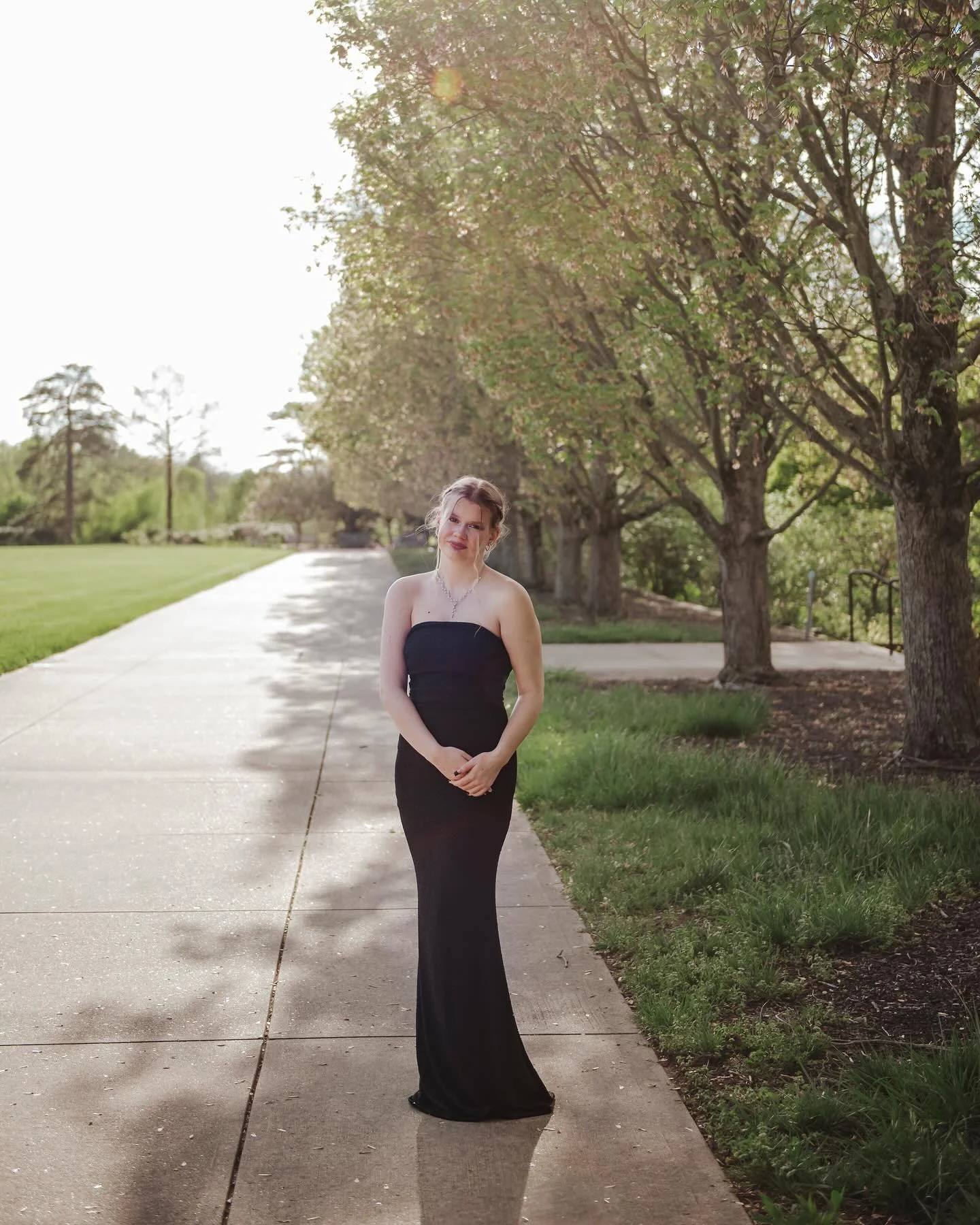 It was such an honor to capture my sweet niece heading off to junior prom! Holly looked absolutely stunning, and I&rsquo;m so proud of the hardworking young woman she&rsquo;s becoming. 

Moments like these&mdash;milestones, memories, and all the emot