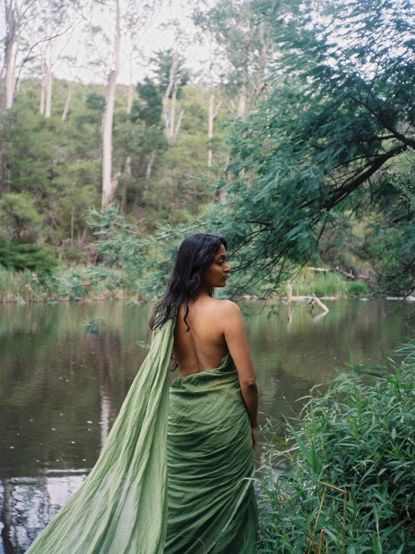 An ode to the Birrarung and the ancestors weaving threads between @deeparama__ &amp; I
In honour of all the women who walked before us - whose bodies were covered up in shame of the colonial gaze, whose prayers we hold in our bones and longings we ho