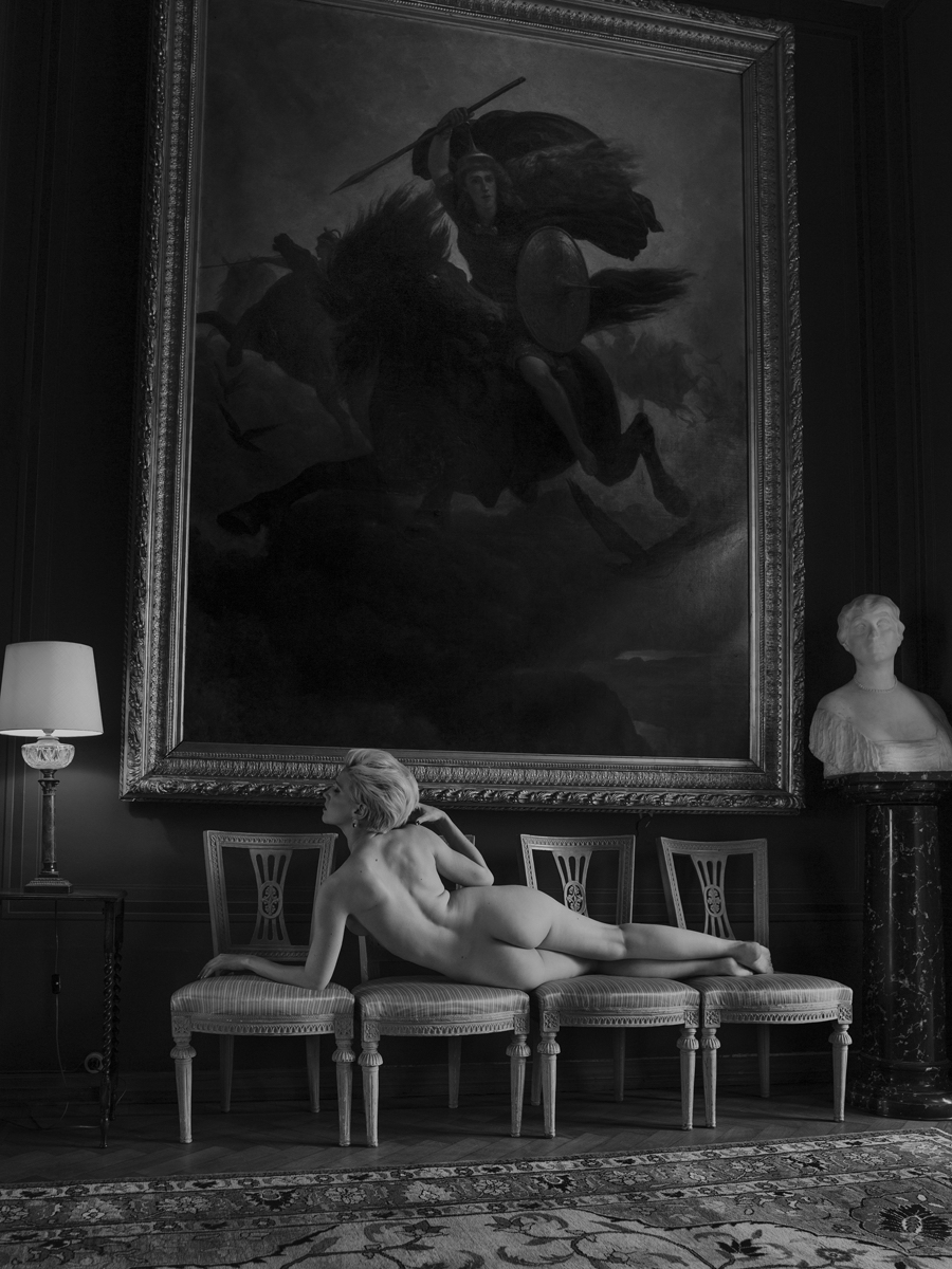 Conqueror - Jasmine by Jesper Molin Available in 3 sizes Price from 8500 SEK incl frame