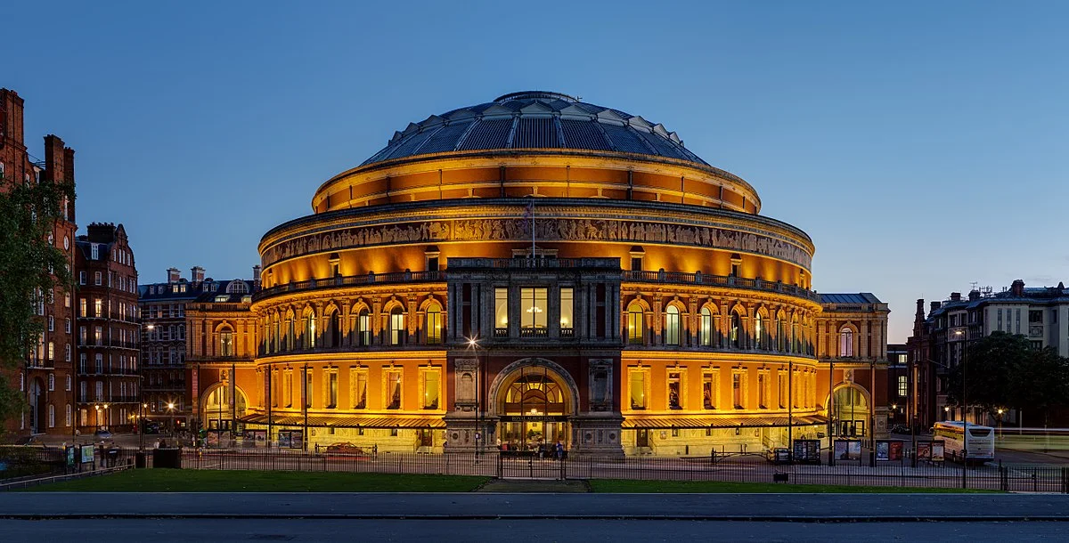 1200px-Royal_Albert_Hall,_London_-_Nov_2012.jpg