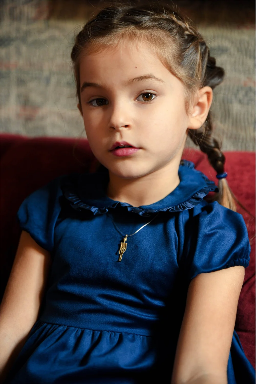 Vestito per bambina con balze in velluto blu — Crochette